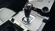 Land Rover Range Rover Evoque 2.0 D200 R-Dynamic SE 5dr Auto Diesel Hatchback